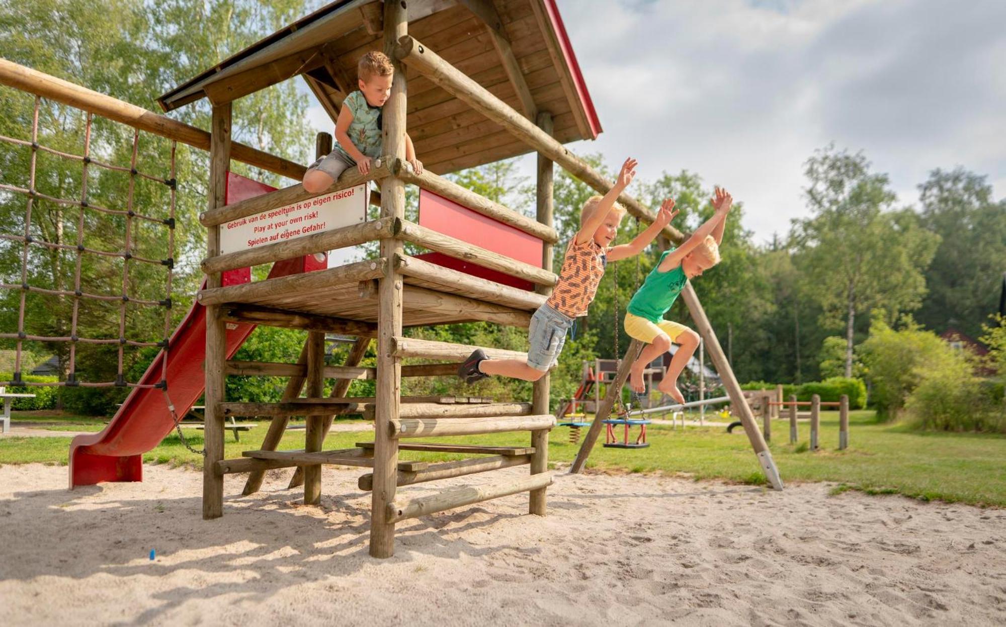 Vakantiepark Bosmeer Friesland Noordwolde  ภายนอก รูปภาพ
