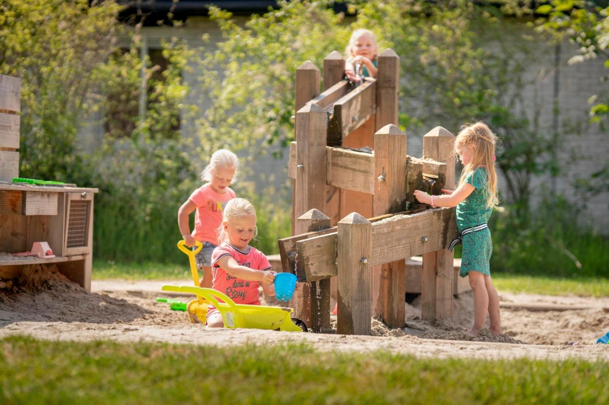 Vakantiepark Bosmeer Friesland Noordwolde  ภายนอก รูปภาพ